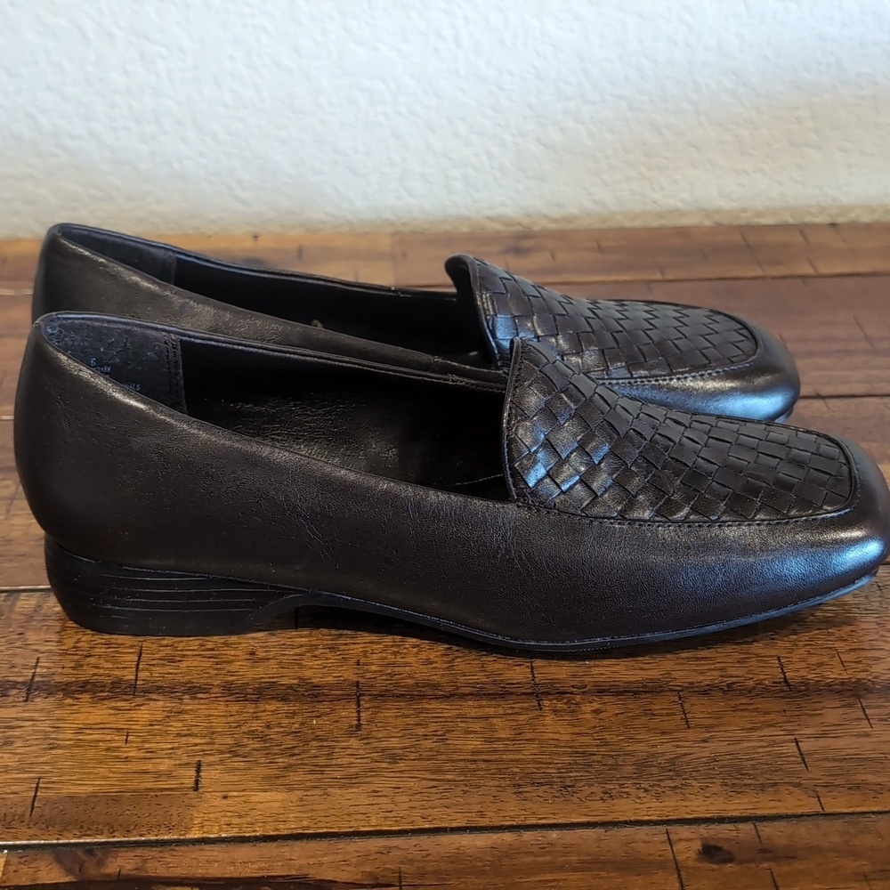 NIB Faded Glory Brown Loafers Size 6 - New In Box - Picture 9 of 11